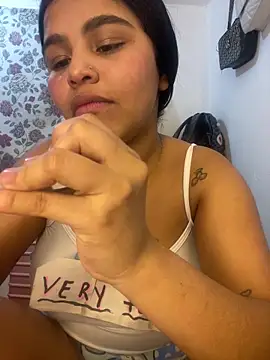 Snapshot of Brunette_Dirty_0limits chatting on December 17, 3:45 am Brunette Dirty 0limits online show from December 17, 3:45 am