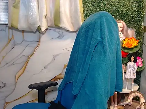 Snapshot of imadriana12 chatting on December 5, 3:09 pm imadriana12 online show from December 5, 3:09 pm