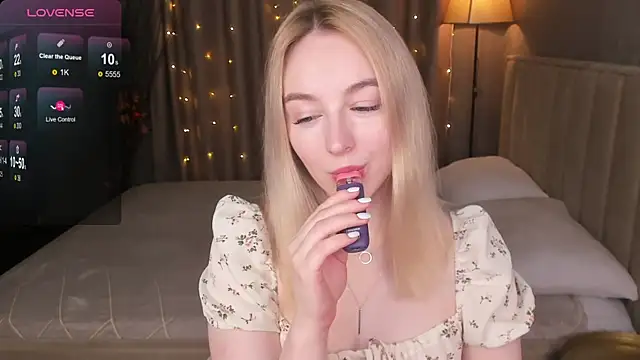 Shy Polly online show from May 29, 12:08 am