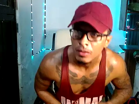 Snapshot of bigblackmen117uncs chatting on December 5, 2:42 am bigblackmen117uncs online show from December 5, 2:42 am