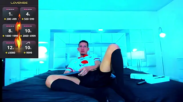 Snapshot of Sebastian_Smith__ chatting on November 30, 11:25 am Sebastian Smith online show from November 30, 11:25 am