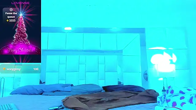 Snapshot of Sebastian_Smith__ chatting on December 15, 11:14 am Sebastian Smith online show from December 15, 11:14 am