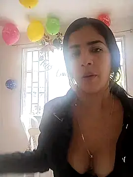 Snapshot of Monitaxhot chatting on December 20, 6:26 pm Monitaxhot online show from December 20, 6:26 pm