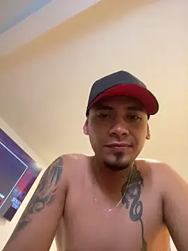 Snapshot of 1Panini21 chatting on December 18, 6:03 pm 1Panini21 online show from December 18, 6:03 pm