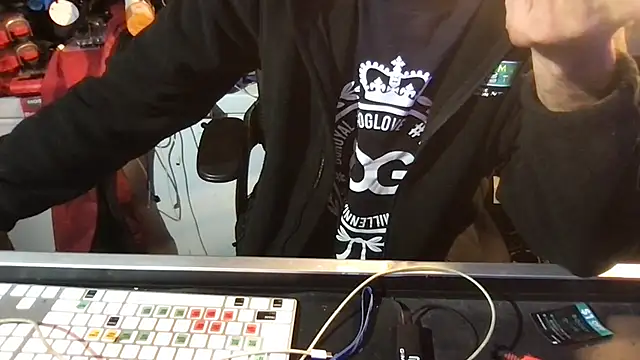 SinlessFreedom7 online show from February 6, 3:55 am