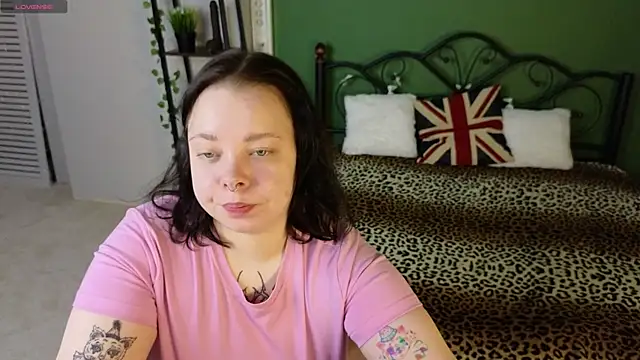 Snapshot of Vlada_vv chatting on April 17, 6:16 am Vlada vv online show from April 17, 6:16 am