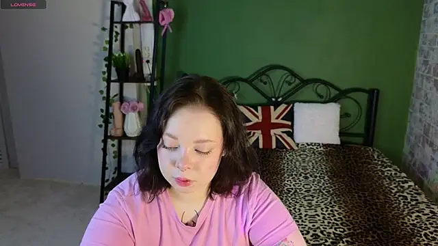Snapshot of Vlada_vv chatting on April 24, 6:05 am Vlada vv online show from April 24, 6:05 am
