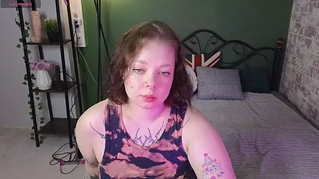 Snapshot of Vlada_vv chatting on July 15, 4:18 am Vlada vv online show from July 15, 4:18 am