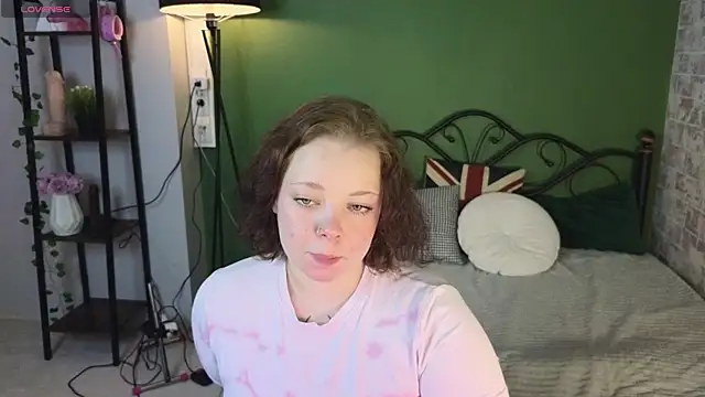 Snapshot of Vlada_vv chatting on July 17, 4:19 am Vlada vv online show from July 17, 4:19 am