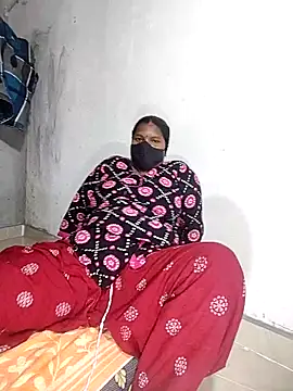 Snapshot of Desicouple1706 chatting on April 4, 11:08 am Desicouple1706 online show from April 4, 11:08 am