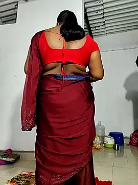 Snapshot of Desicouple1706 chatting on April 9, 10:59 pm Desicouple1706 online show from April 9, 10:59 pm