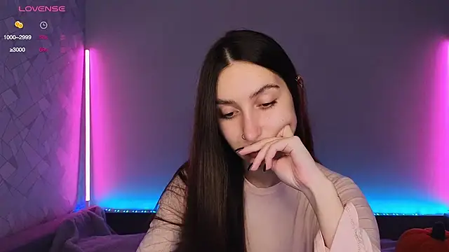 Snapshot of KikkyMi chatting on November 22, 8:19 pm KikkyMi online show from November 22, 8:19 pm