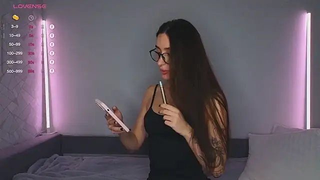 Snapshot of KikkyMi chatting on November 24, 8:19 pm KikkyMi online show from November 24, 8:19 pm