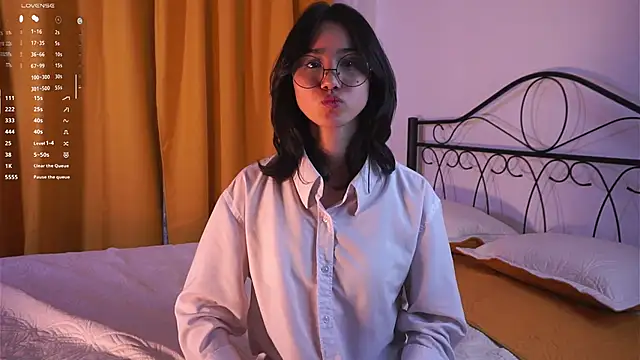 Snapshot of StaciaBratz chatting on November 21, 7:01 pm StaciaBratz online show from November 21, 7:01 pm