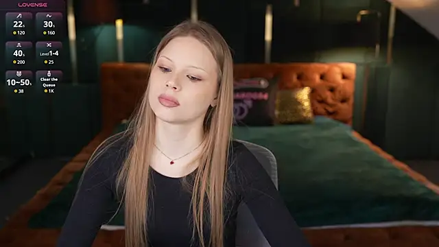 Charlotte Dreams online show from March 27, 11:54 am