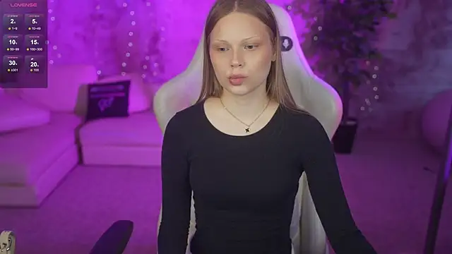 Charlotte Dreams online show from July 12, 2:52 pm