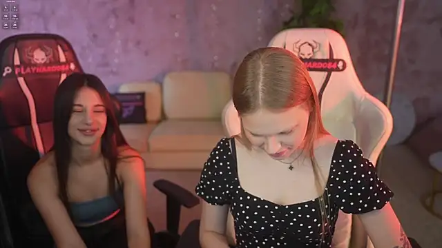 Charlotte Dreams online show from July 26, 3:08 pm
