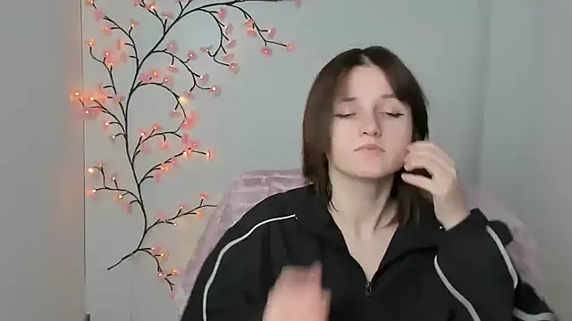 Alice Wonderme online show from January 17, 12:32 pm