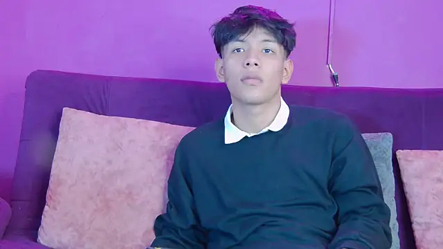 Snapshot of Liam_Sinclair chatting on January 16, 8:13 pm Liam Sinclair online show from January 16, 8:13 pm