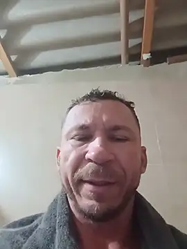 RobertoLuiz84 online show from July 11, 1:52 am