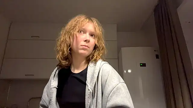 ElfriedaZwack online show from December 1, 5:07 pm