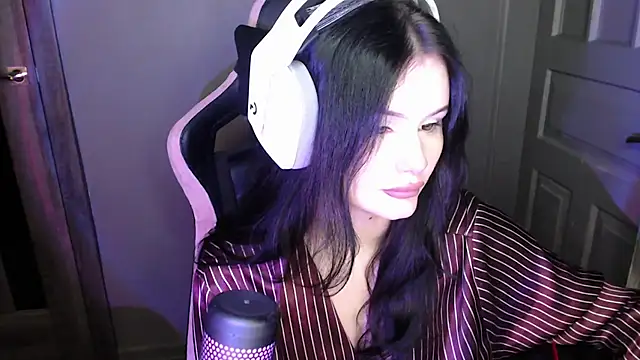 Moon raven online show from December 16, 3:50 pm