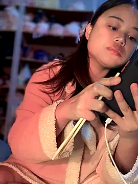 Snapshot of Toffee-00 chatting on November 30, 10:41 am Toffee-00 online show from November 30, 10:41 am