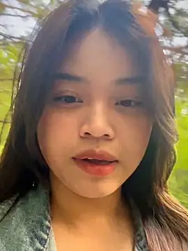 Snapshot of Toffee-00 chatting on April 18, 9:35 am Toffee-00 online show from April 18, 9:35 am