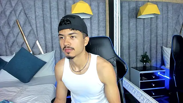 NicolaiKarav online show from January 7, 2:30 pm