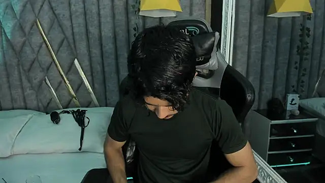 NicolaiKarav online show from May 24, 12:43 pm