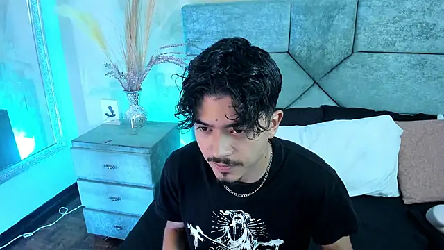 NicolaiKarav online show from June 8, 12:58 am
