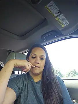 Snapshot of EllaEsEstrella chatting on August 4, 4:31 pm EllaEsEstrella online show from August 4, 4:31 pm