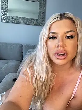 Ashleybarbiex online show from April 5, 8:50 pm