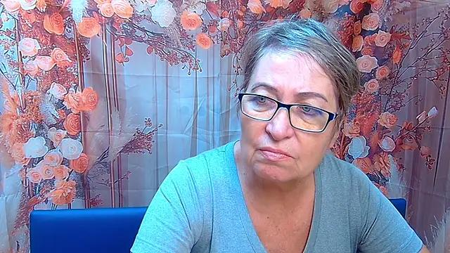 Snapshot of OlgaLuck chatting on November 24, 6:35 am OlgaLuck online show from November 24, 6:35 am