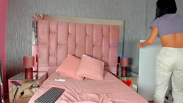 Snapshot of Fernanda_Thail chatting on November 28, 12:08 pm Fernanda Thail online show from November 28, 12:08 pm