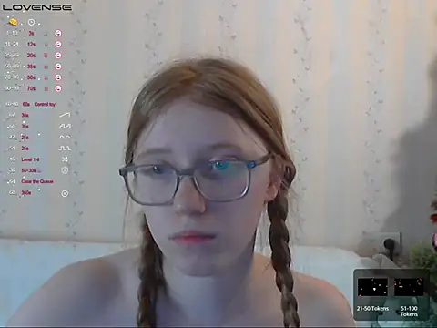 Snapshot of LustfulSarah chatting on February 16, 12:41 am LustfulSarah online show from February 16, 12:41 am