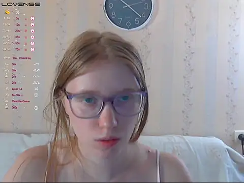 LustfulSarah online show from October 4, 7:23 pm