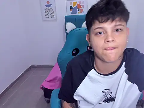 Snapshot of _ian_sweet chatting on December 2, 7:31 pm ian sweet online show from December 2, 7:31 pm