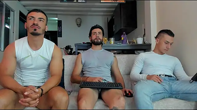 Snapshot of heteros_curious chatting on December 2, 11:34 pm heteros curious online show from December 2, 11:34 pm