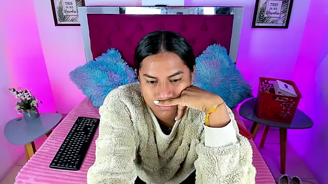 Samantha  F W online show from January 7, 6:10 pm