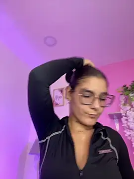 LauraRaider online show from July 12, 12:34 am