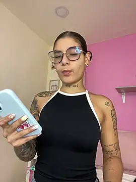 LauraRaider online show from July 14, 10:48 pm