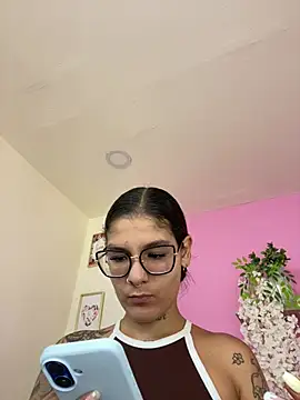 LauraRaider online show from July 16, 2:17 am