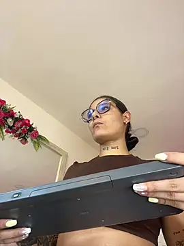 LauraRaider online show from July 24, 10:52 pm