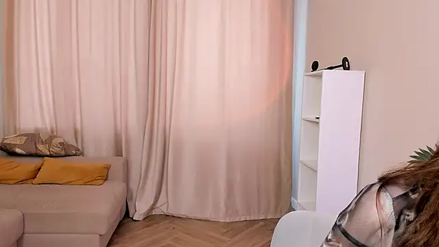 Snapshot of BetteSelbe chatting on February 12, 8:53 am BetteSelbe online show from February 12, 8:53 am