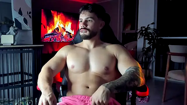 Valenthino Salvatore online show from June 11, 12:08 am