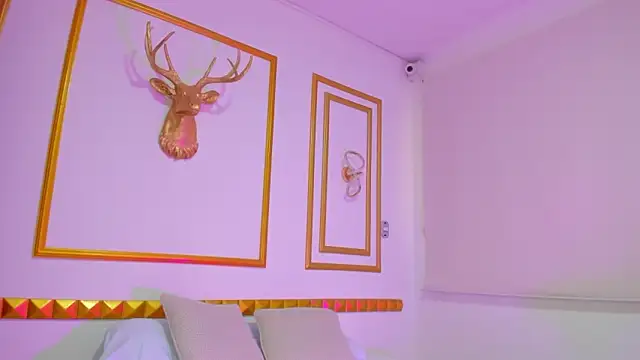 zully28  online show from December 21, 12:23 pm