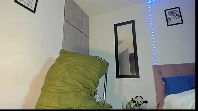 Snapshot of exotis_tiahara777 chatting on May 1, 7:46 am exotis tiahara777 online show from May 1, 7:46 am