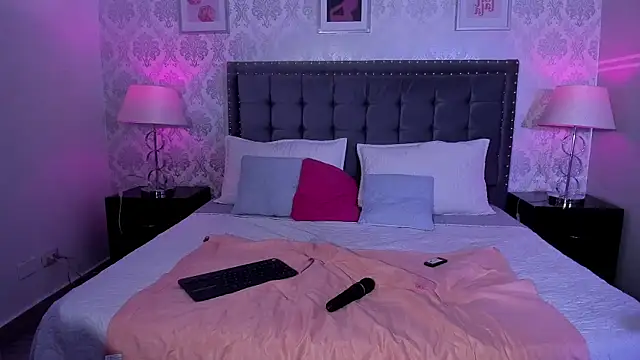 Evabellee online show from November 29, 2:20 pm