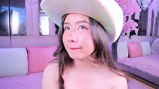 Naomistart online show from January 9, 9:38 pm